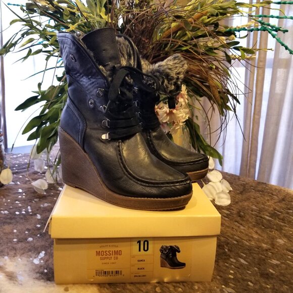 Mossimo Kamea Black Wedge Ankle Boots Size 10 - Picture 2 of 9